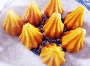 รูปของ ขนมโมทกะถวายพระพิฆเนศ