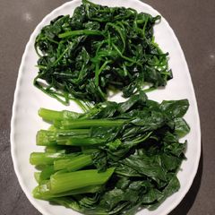 A picture of Steamed Choisam and Spinach.