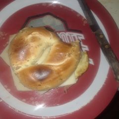 A picture of Braunschweiger and Egg Bagel.