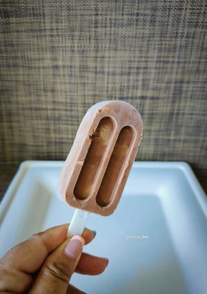 Una foto de Helado de Nocilla con almendras