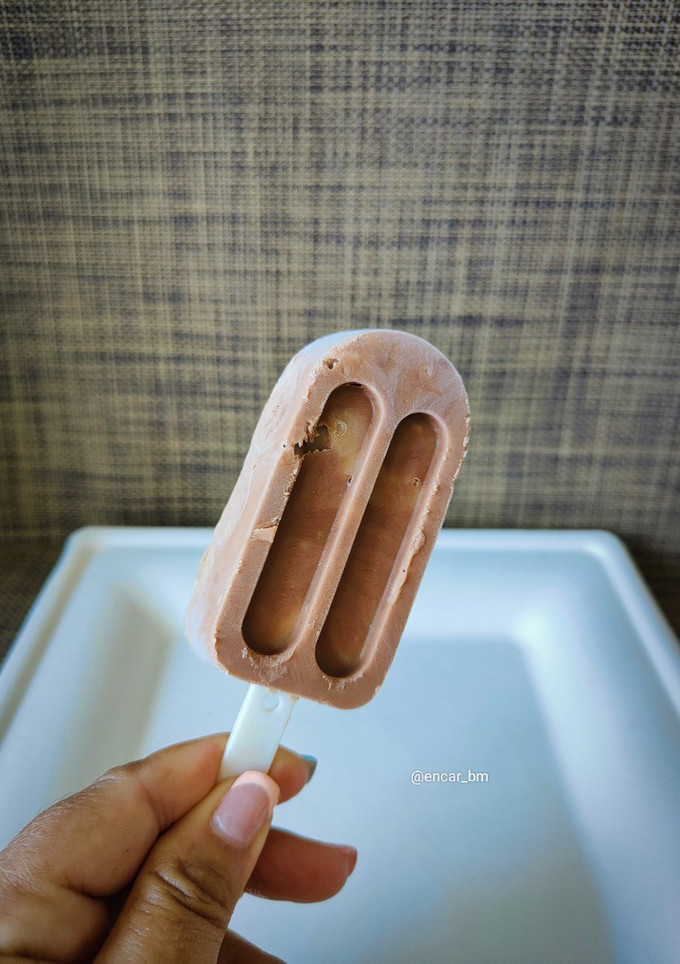 Una foto de Helado de Nocilla con almendras