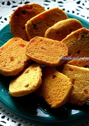 A picture of Tutti fruti whole wheat biscuit.