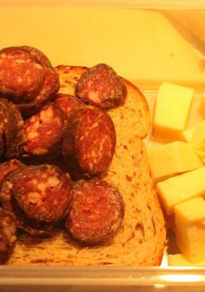 Una foto de Longanisas, chorizos secos, chorizos húmedos y salchicha parrillera