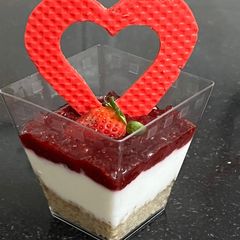 A picture of Healthy Eggless Cheesecake 🍓.