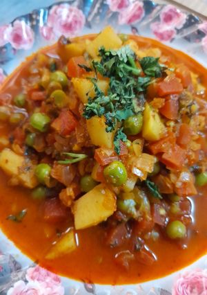 A picture of Gajar matar sabji.