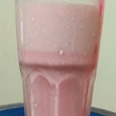 Strawberry milkshake#jikonichallenge A picture of Strawberry milkshake#jikonichallenge.