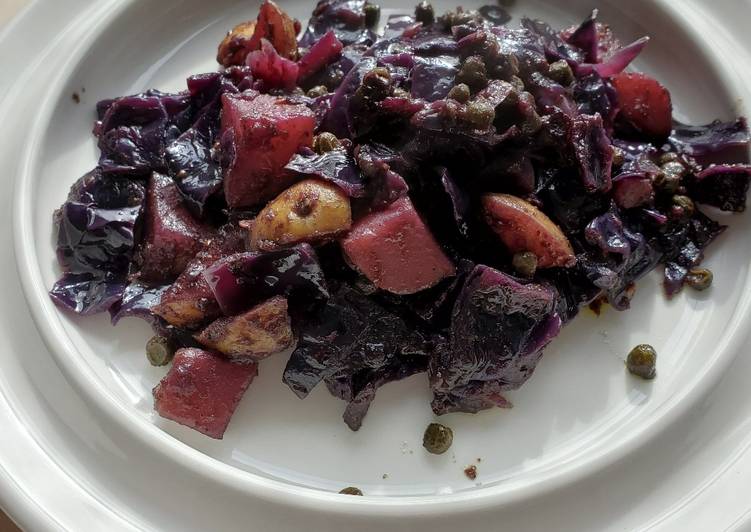 Step-by-Step Guide to Make Ultimate Spicy Red Cabbage with Peas and Pots