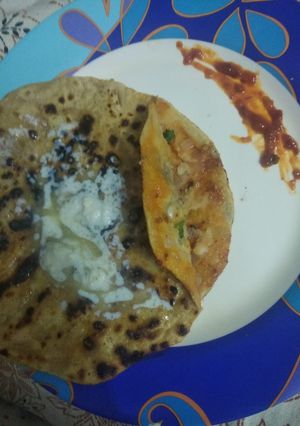 A picture of Schezwan Aloo Parantha.