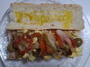 Una foto de bocadillo de atun