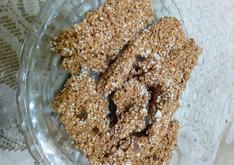 Recipe of Delicious Rajgeera dryfuits chikki