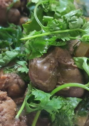 Hình của món Lòng gà xào hành.