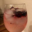 Gin Tonic con frutos rojos