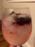 Gin Tonic con frutos rojos