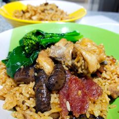 A picture of Claypot Chicken Rice (by Rice Cooker).