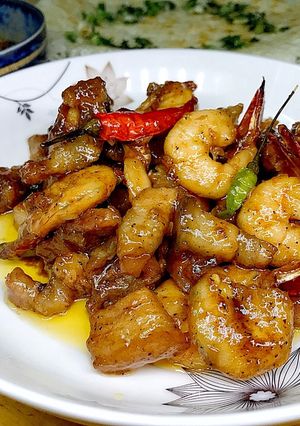 Hình của món Ba rọi, tôm bạc kho tiêu.