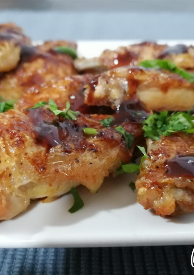Una foto de Alitas de pollo Hoisin picantes