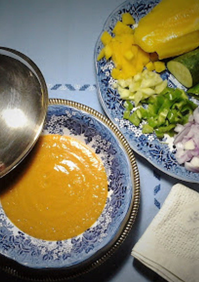 Una foto de Gazpacho de mango