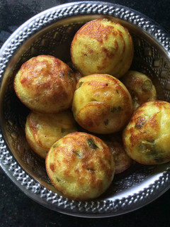 குழி பணியாரம் / ஸ்பைசி பான் கேக் செய்முறை முக்கிய புகைப்படம்