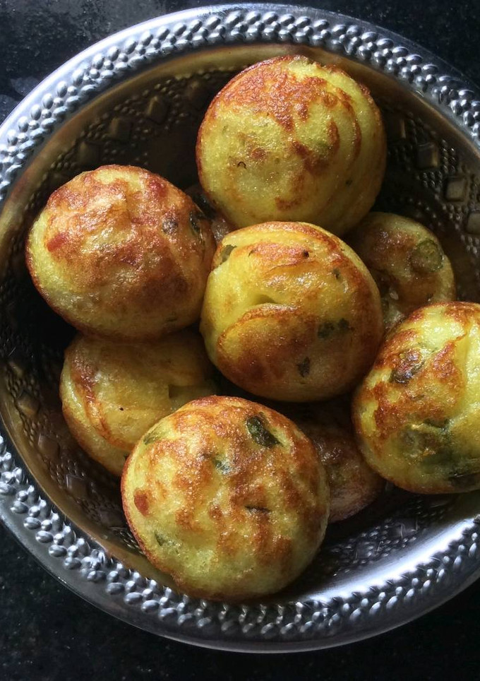 குழி பணியாரம் / ஸ்பைசி பான் கேக் செய்முறை முக்கிய புகைப்படம்