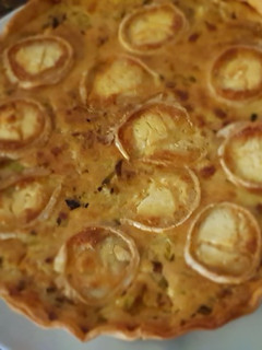 Una foto de Quiche de calabacín, puerro y queso de cabra