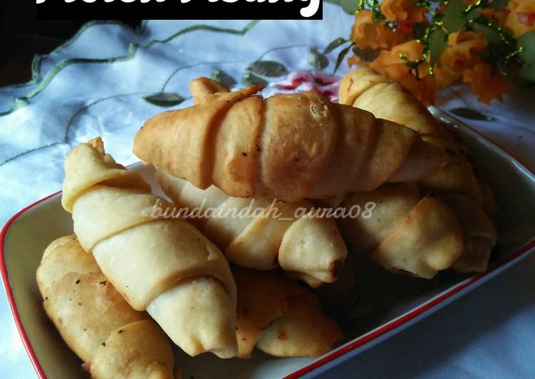 Bagaimana Membuat Molen Pisang Anti Gagal