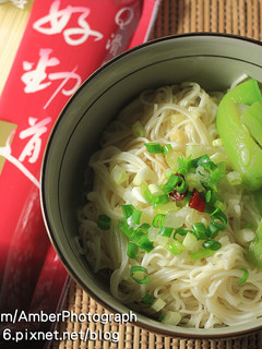 【愛在家裡麵x好勁道】絲瓜蒜香拌麵線 的食譜成品照片