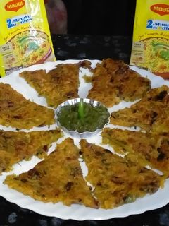मैगी हंडवो(Maggi handvo recipe in hindi) रेसिपी मुख्य फोटो