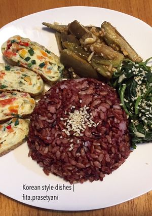 Foto resep Telur gulung (gyeran mari), sigeumchi & gaji-namul (Korean style)