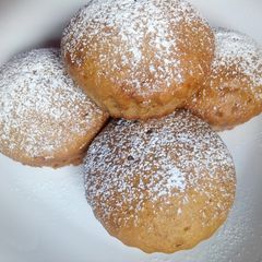 A picture of Ginger flavored Moist date cupcakes.