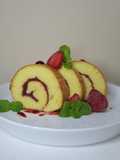Bolu gulung strawberry