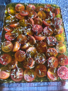Una foto de Tomatitos cherry confitados
