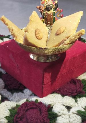 સુખડી(sukhdi recipe in Gujarati) રેસીપી મુખ્ય ફોટો