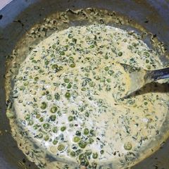 A picture of Methi matar Malai.