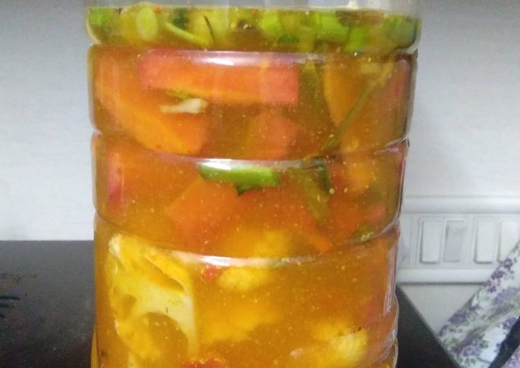 Steps to Make Quick Veg Pickle without oil