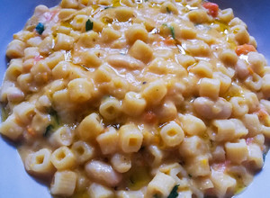 Foto di La mia pasta e fagioli cannellini cremosa