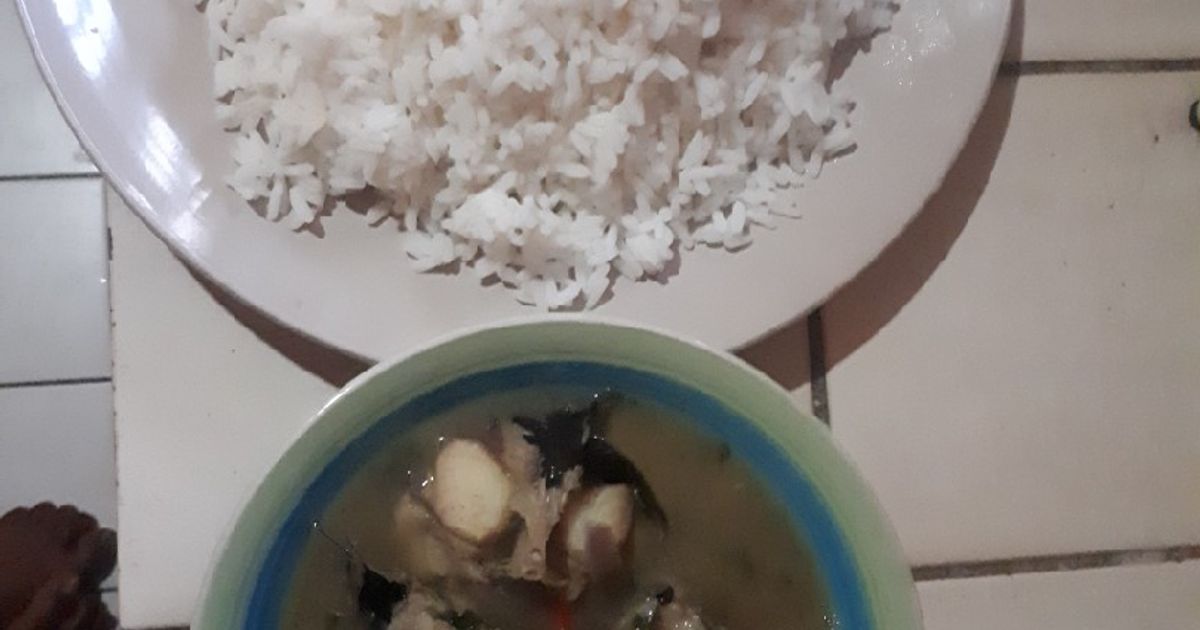 White Rice With Catfish And Bitter Leaf Pepper Soup Recipe by B.Adonosi ...