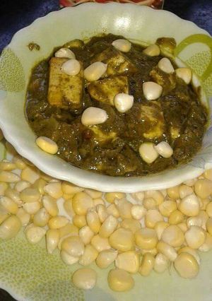 A picture of Corn palak paneer.
