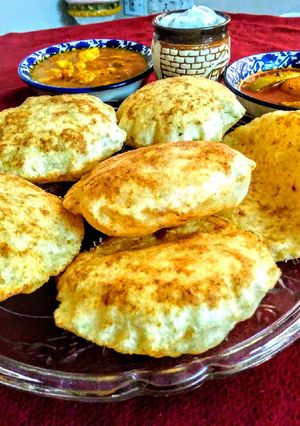 A picture of Bedmi puri masaledar spicy aloo.
