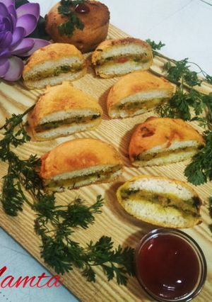 A picture of Vegetable stuffed Idli Pakoda.