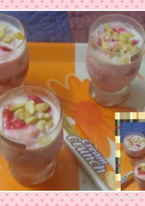A picture of Fruit Custard.