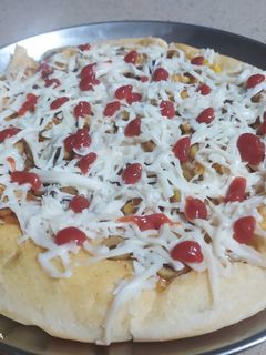 صورة لوصفة بيتزا 🍕 بالمقلاة عشاء سريع