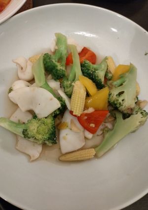 時蔬炒花枝片（簡單料理） 的食譜成品照片