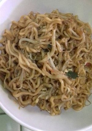 Foto resep Tumis mie goreng pedeessss
