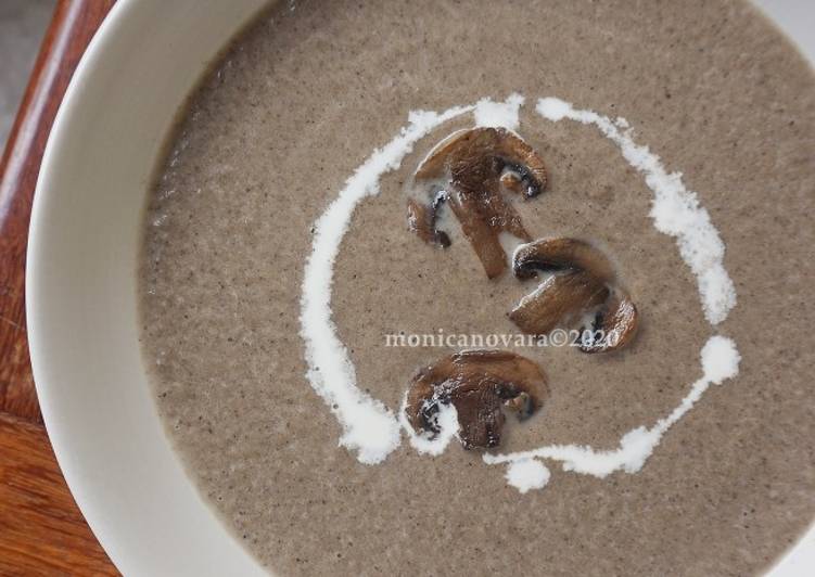 Bagaimana Menyiapkan Cream of Mushroom Soup, Lezat