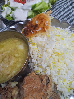عکسی از دستور چلو گوشت زعفرونی