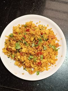 કાંદા બટાકા પૌંઆ (Kanda Bataka Paua Recipe In Gujarati) રેસીપી મુખ્ય ફોટો