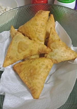 A picture of Mashed Potatoes Samosa.