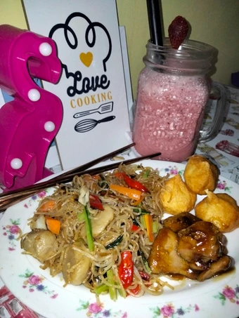 Langkah Mudah untuk Menyiapkan Resep Bihun bakso chicken karage dumplings yang Sempurna Anti Ribet, Sempurna