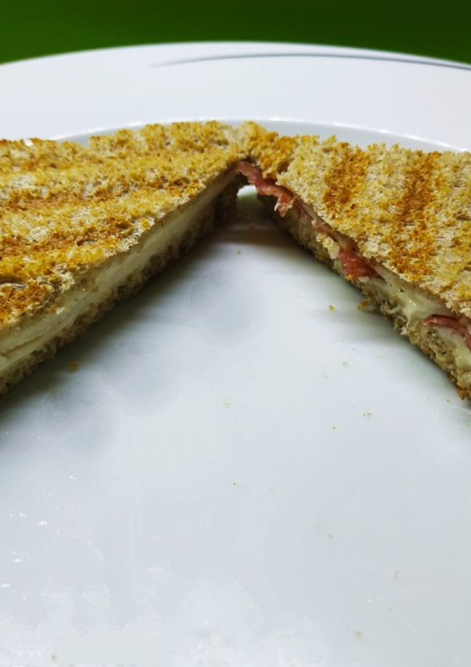 Una foto de Sándwich mixto; como siempre a mi manera 😊