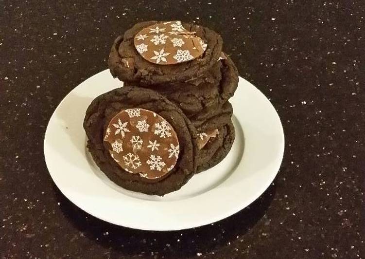 Simple Way to Prepare Perfect Creame Brulee Truffle Filled Chocolate Cookies